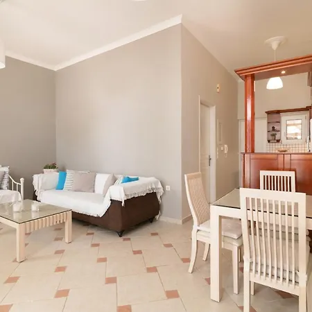 Luna Apartment