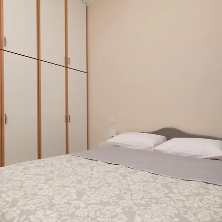 Luna Apartment *