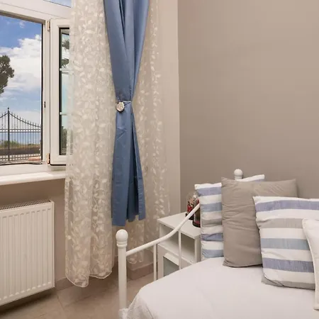 Luna Akrotiri (Zakynthos)