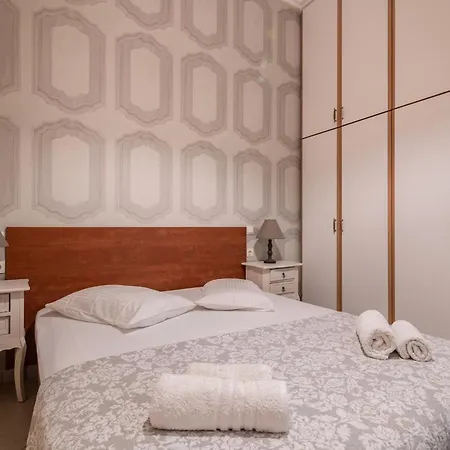 Luna Apartment